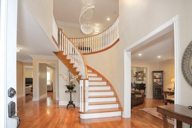 231 Valleymede Dr, House detached with 4 bedrooms, 5 bathrooms and 4 parking in Richmond Hill ON | Image 2