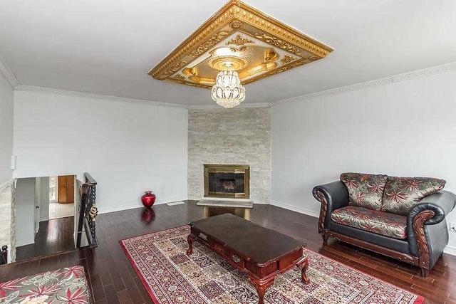 230 Lech Walesa Dr, House detached with 3 bedrooms, 4 bathrooms and 6 parking in Mississauga ON | Image 40