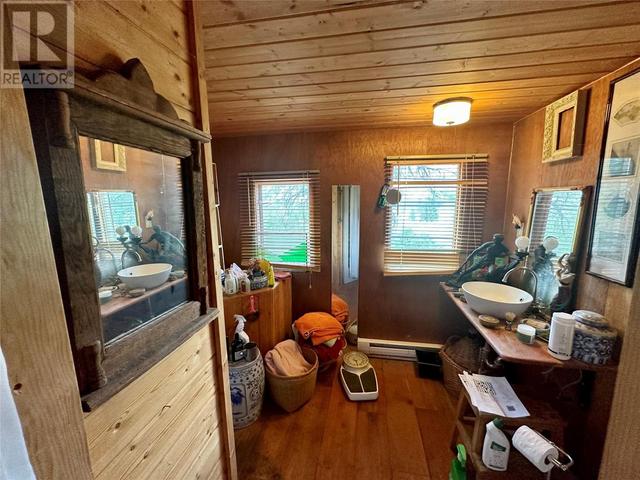 525 Highway 3 Highway, House other with 2 bedrooms, 1 bathrooms and null parking in Okanagan Similkameen B BC | Image 9
