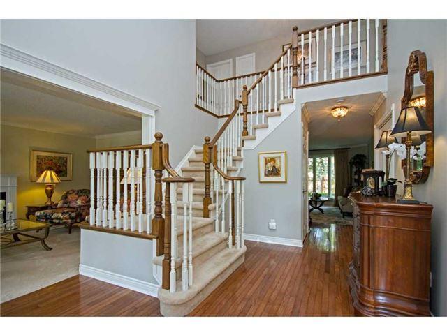 949 Wintergreen Pl, House detached with 4 bedrooms, 3 bathrooms and 4 parking in Burlington ON | Image 3