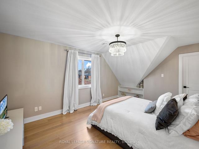 8 Peterlee Ave, House detached with 3 bedrooms, 3 bathrooms and 3 parking in Toronto ON | Image 21