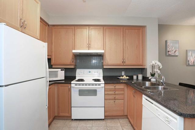 306 - 55 Bloor St E, Condo with 1 bedrooms, 2 bathrooms and 1 parking in Toronto ON | Image 2