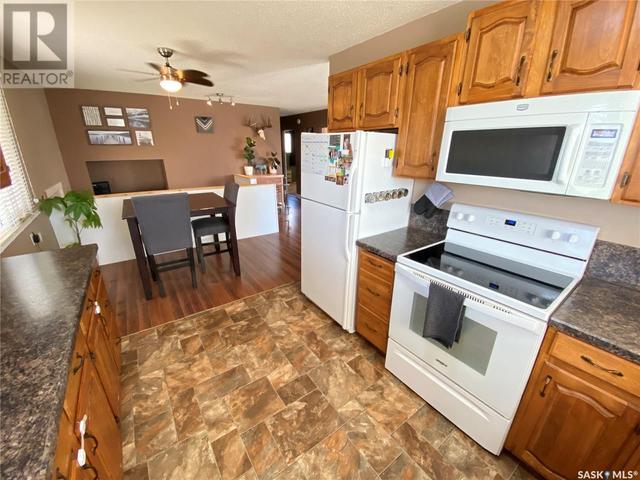 205 York Road W, House detached with 3 bedrooms, 1 bathrooms and null parking in Yorkton SK | Image 5
