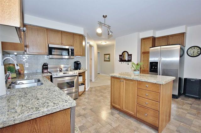 108 Violet St, House detached with 2 bedrooms, 3 bathrooms and 5.5 parking in Barrie ON | Image 24