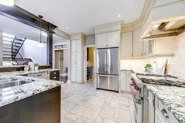 358 Pelham Rd S, House detached with 4 bedrooms, 5 bathrooms and 14 parking in St. Catharines ON | Image 2