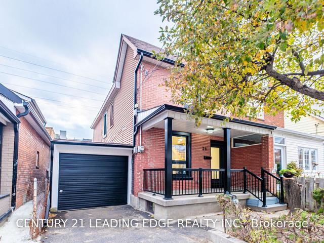 26 Gilbert Ave, House semidetached with 3 bedrooms, 3 bathrooms and 2 parking in Toronto ON | Image 1