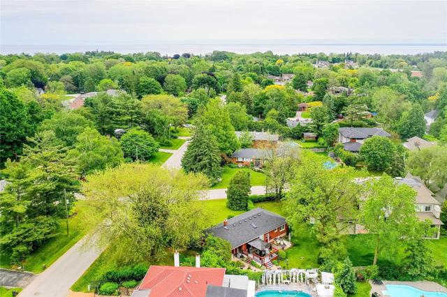 390 Willis Dr, House detached with 3 bedrooms, 2 bathrooms and 3 parking in Oakville ON | Image 4