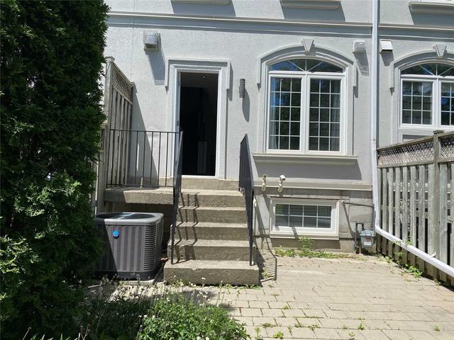 28 Hunt Ave, Townhouse with 4 bedrooms, 3 bathrooms and 2 parking in Richmond Hill ON | Image 22
