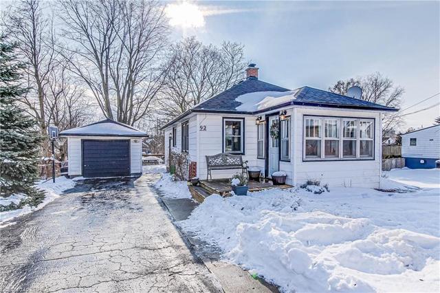 92 Sovereign Street W, House detached with 3 bedrooms, 2 bathrooms and 3 parking in Norfolk County ON | Image 2