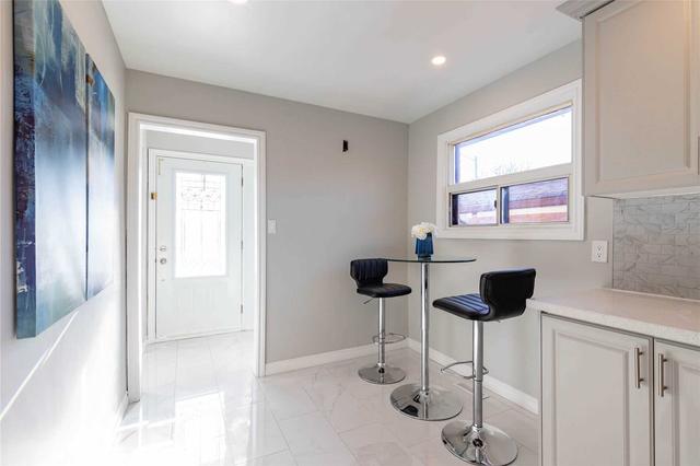 7527 Netherwood Rd, House detached with 3 bedrooms, 2 bathrooms and 4 parking in Mississauga ON | Image 6