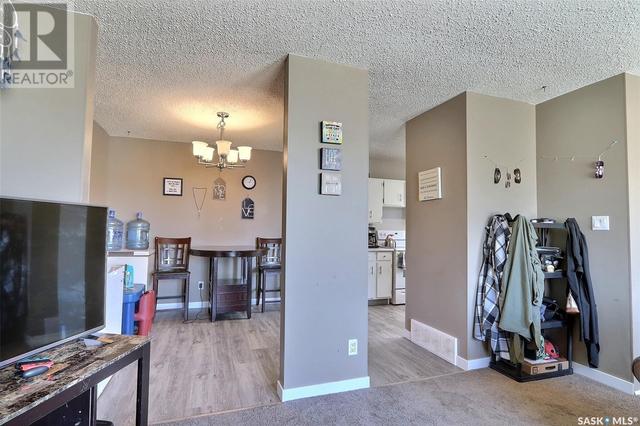 861 7th Street E, House semidetached with 4 bedrooms, 2 bathrooms and null parking in Prince Albert SK | Image 4