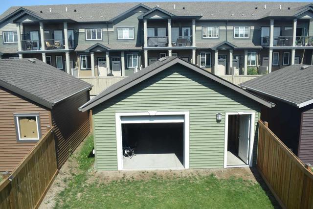 3253 Cherry Crescent, House detached with 3 bedrooms, 2 bathrooms and 2 parking in Edmonton AB | Image 2