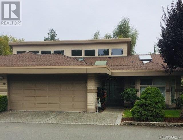 917 Lakes Blvd, House attached with 2 bedrooms, 2 bathrooms and 3 parking in Nanaimo G BC | Image 1