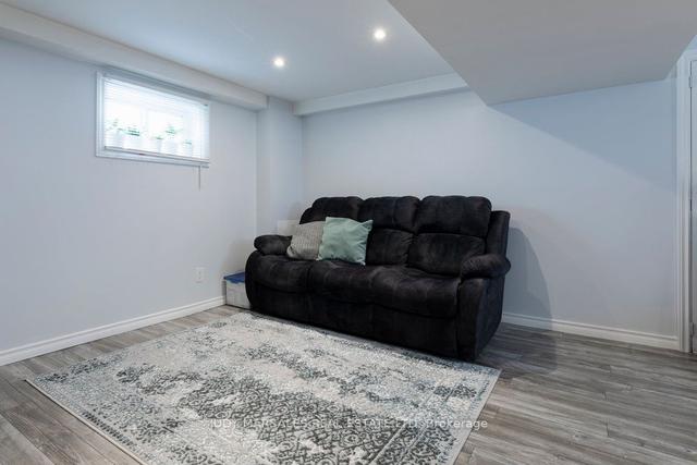 214 East 33rd St, House detached with 3 bedrooms, 2 bathrooms and 2 parking in Hamilton ON | Image 26