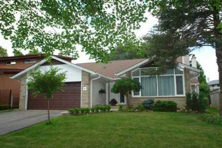 81 Pettit Dr, House detached with 4 bedrooms, 4 bathrooms and 2 parking in Toronto ON | Image 1
