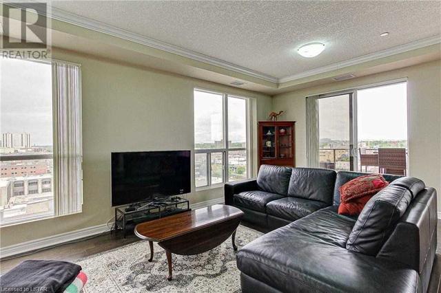 1004 - 330 Ridout St, Condo with 2 bedrooms, 2 bathrooms and 2 parking in London ON | Image 8