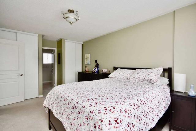 39 Trevino Circ, House attached with 3 bedrooms, 3 bathrooms and 3 parking in Barrie ON | Image 10