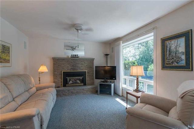 1703 Pinehill Dr, House detached with 3 bedrooms, 3 bathrooms and 6 parking in Peterborough ON | Image 6