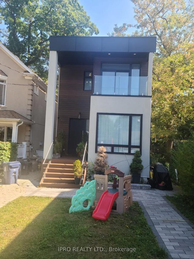 75 Kenilworth Ave, House detached with 3 bedrooms, 5 bathrooms and 3 parking in Toronto ON | Image 2