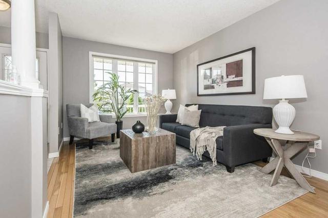 105 Edgemere Dr, House semidetached with 2 bedrooms, 3 bathrooms and 3 parking in Cambridge ON | Image 3