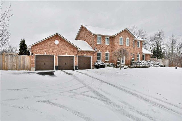 11005 Amos Dr, House detached with 4 bedrooms, 3 bathrooms and 20 parking in Milton ON | Image 1