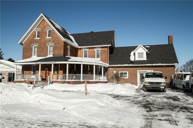 1215 Second Street W, House detached with 4 bedrooms, 3 bathrooms and 6 parking in Cornwall ON | Image 1
