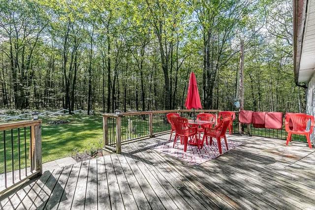 17 Leslie Anne Dr, House detached with 3 bedrooms, 2 bathrooms and 8 parking in Wasaga Beach ON | Image 9