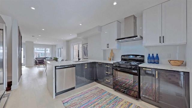 172 Queensdale Ave, House semidetached with 3 bedrooms, 2 bathrooms and 0 parking in Toronto ON | Image 9
