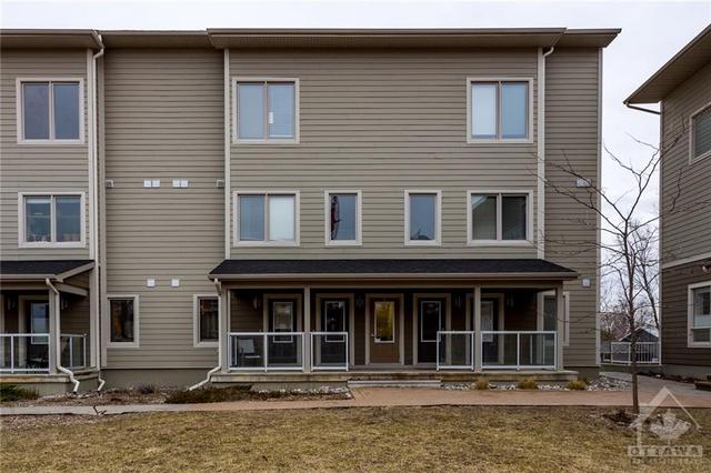 40 Meach Private, House attached with 2 bedrooms, 2 bathrooms and 1 parking in Ottawa ON | Image 1