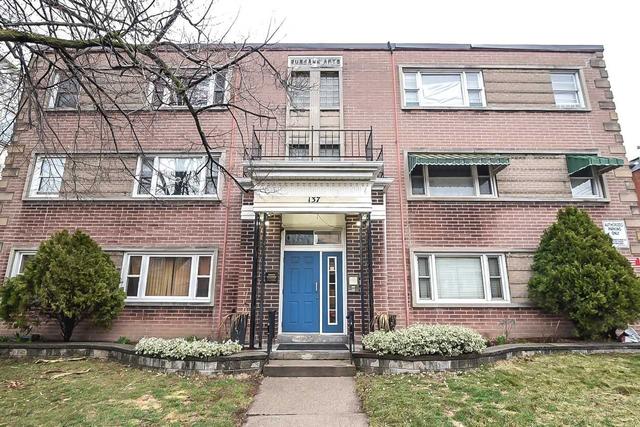 17 - 137 Emerald St S, Condo with 1 bedrooms, 1 bathrooms and 1 parking in Hamilton ON | Image 1