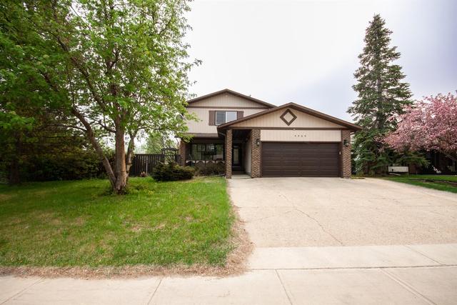 9905 75 Avenue, House detached with 5 bedrooms, 3 bathrooms and 2 parking in Grande Prairie AB | Image 1