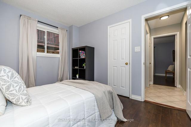 910 Mountcastle Cres, House detached with 3 bedrooms, 2 bathrooms and 6 parking in Pickering ON | Image 22