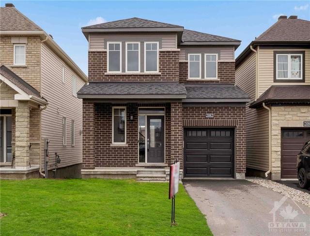 2082 Caltra Crescent, House detached with 3 bedrooms, 3 bathrooms and 2 parking in Ottawa ON | Image 1