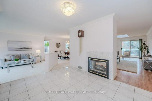 608 Coppercroft Crt, House detached with 3 bedrooms, 3 bathrooms and 6 parking in Waterloo ON | Image 36