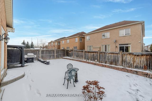 36 Quatro Cres, House detached with 4 bedrooms, 5 bathrooms and 6 parking in Brampton ON | Image 29