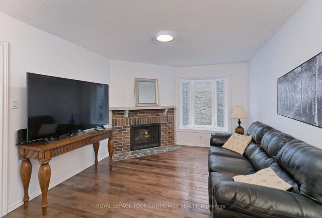 218 Mullen Dr, House detached with 3 bedrooms, 3 bathrooms and 4 parking in Vaughan ON | Image 25