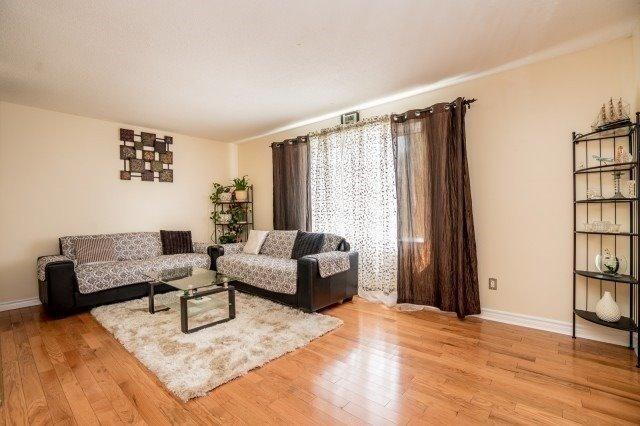 86 Greene Dr, House semidetached with 3 bedrooms, 2 bathrooms and 3 parking in Brampton ON | Image 3