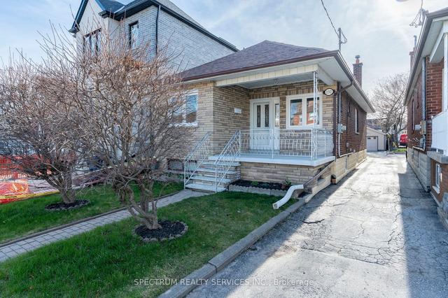 132 Kirknewton Rd, House detached with 3 bedrooms, 2 bathrooms and 2 parking in Toronto ON | Image 12