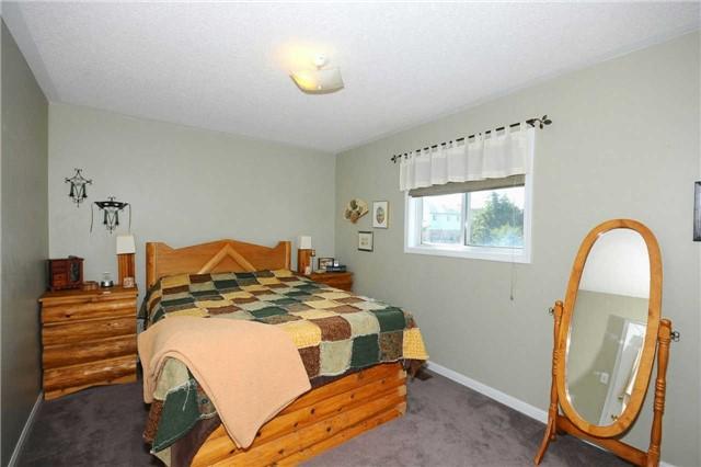 179 Mainprize Cres, House detached with 3 bedrooms, 2 bathrooms and 2 parking in East Gwillimbury ON | Image 10