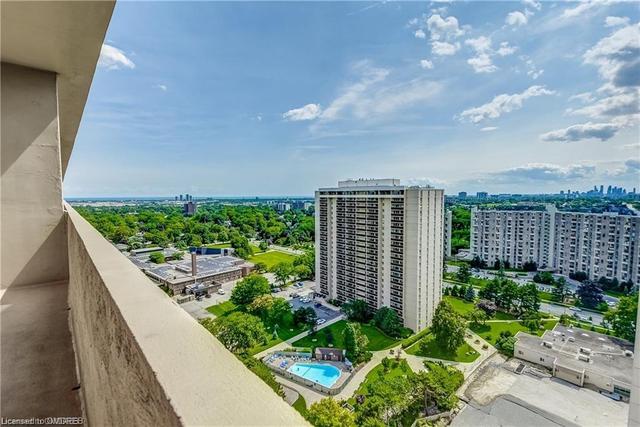 ph2 - 812 Burnhamthorpe Road, House attached with 3 bedrooms, 2 bathrooms and 1 parking in Toronto ON | Image 1
