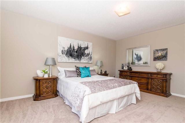 81 Tempo Way, House attached with 3 bedrooms, 3 bathrooms and 2 parking in Whitby ON | Image 12