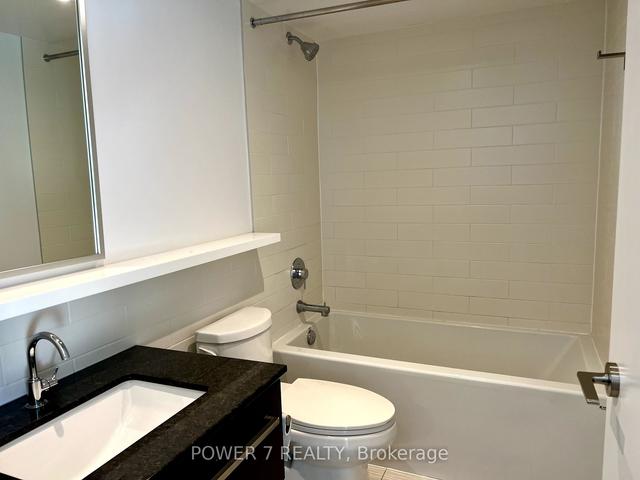916 - 160 Flemington Rd, Condo with 1 bedrooms, 1 bathrooms and 0 parking in Toronto ON | Image 2