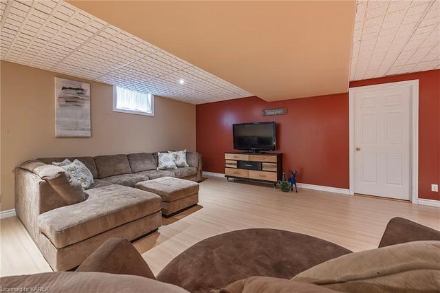 312 Friarhill Crescent, House detached with 5 bedrooms, 3 bathrooms and null parking in Kingston ON | Image 23