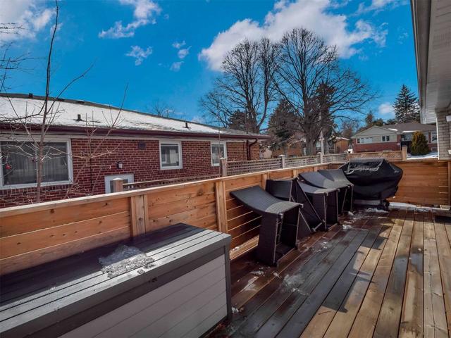 21 Bentwick Cres, House detached with 3 bedrooms, 2 bathrooms and 3 parking in Toronto ON | Image 24