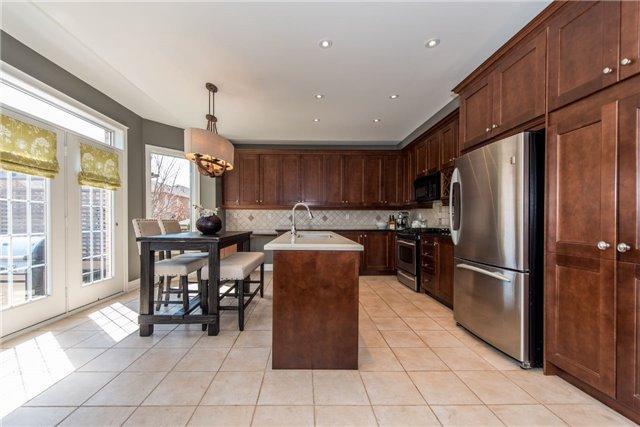 3312 Raspberry Bush Tr, House detached with 4 bedrooms, 4 bathrooms and 2 parking in Oakville ON | Image 5