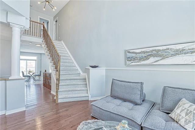 40 Shawglen Way, House detached with 4 bedrooms, 4 bathrooms and 6 parking in Ottawa ON | Image 3