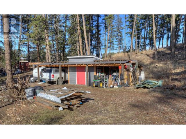 3112 Doctors Lake Road, House detached with 3 bedrooms, 3 bathrooms and null parking in Cariboo F BC | Image 35