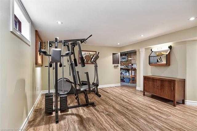 475 Valhalla Court, House detached with 3 bedrooms, 2 bathrooms and 9 parking in Oakville ON | Image 17