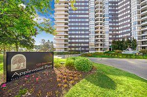 1807 - 1333 Bloor St, Condo with 2 bedrooms, 2 bathrooms and 1 parking in Mississauga ON | Image 12