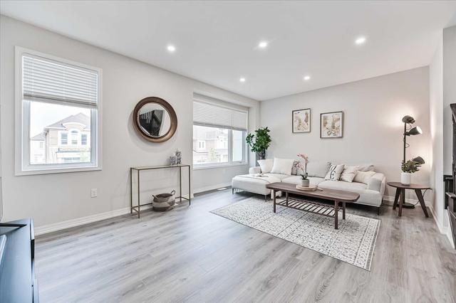 128 Huguenot Rd, Townhouse with 3 bedrooms, 3 bathrooms and 2 parking in Oakville ON | Image 14